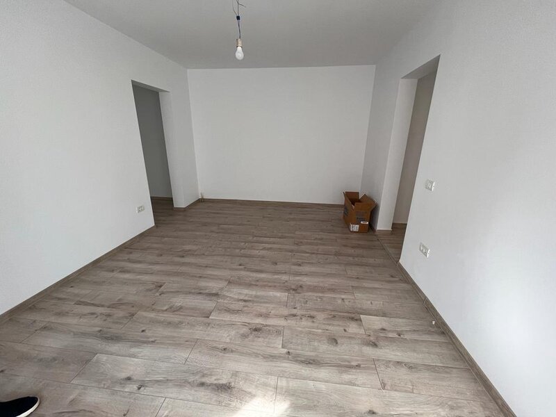 Dristor, Piata Matei Ambrozie, Nicolae Grigorescu, vedere spre IOR.